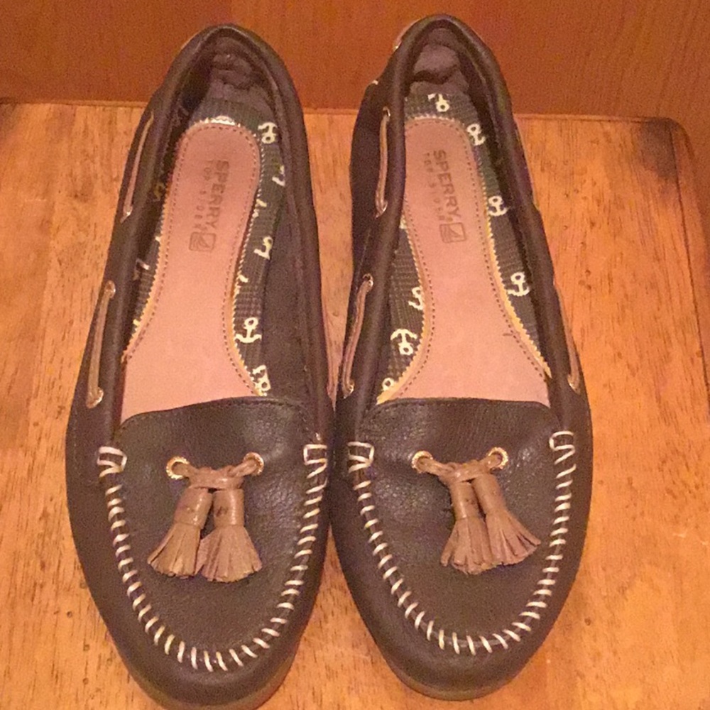 Sperry Moccasin Boat Shoes - Picture 4 of 9